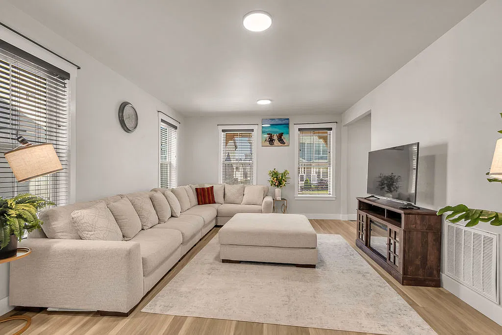 3 bed, 2.5 bath, 1632 sqft, $2,500 — Photo 4