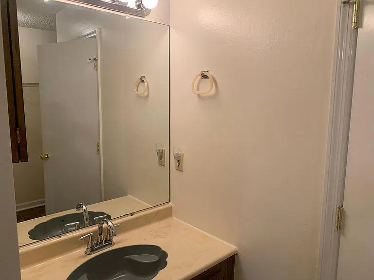 411 Hobbs Rd SE — Photo 12