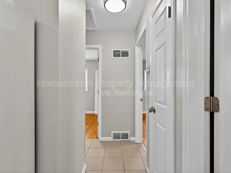10201 Gourock Dr — Photo 19