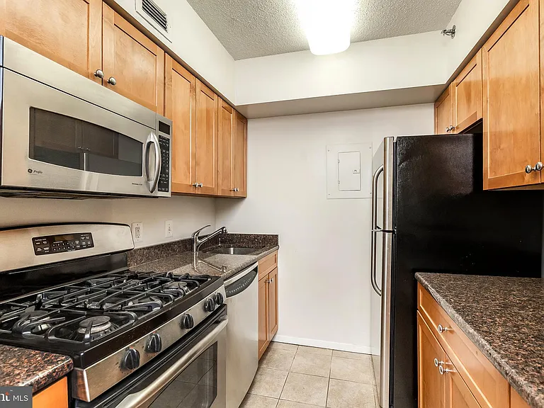 4801 Fairmont Ave #713 — Photo 5