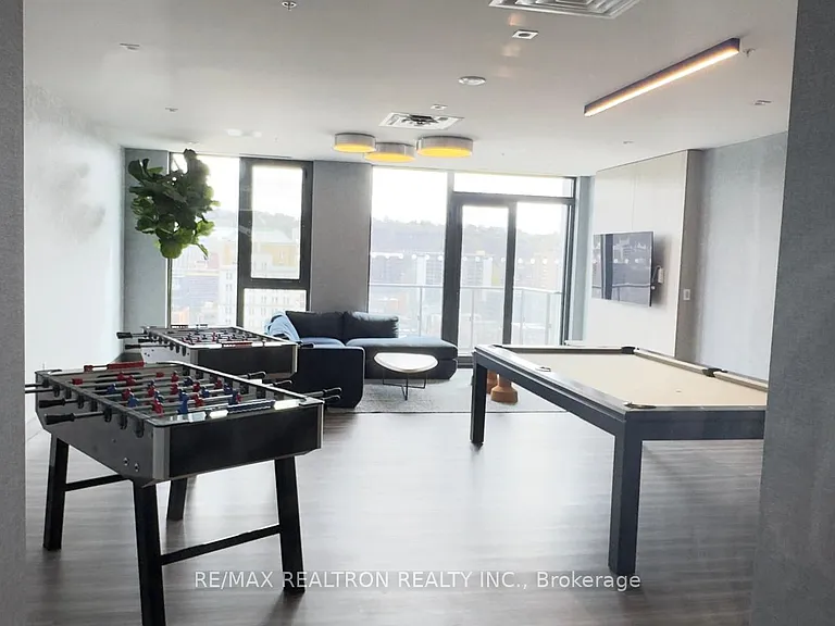 75 James St S #2912 — Photo 25