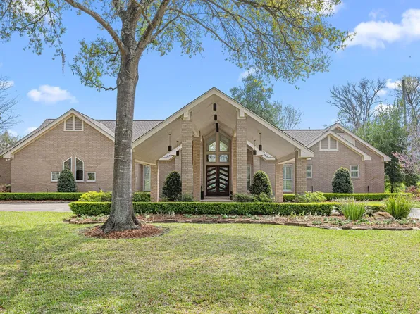 211 Golfview Dr, Richmond, TX 77469