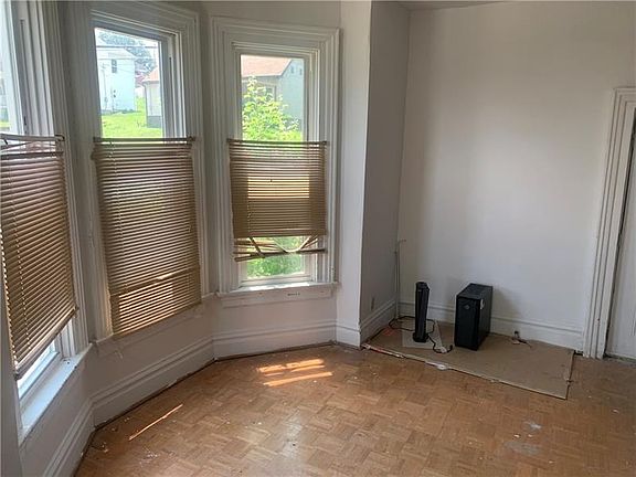 5th image of 417 W 3rd & Oakland City