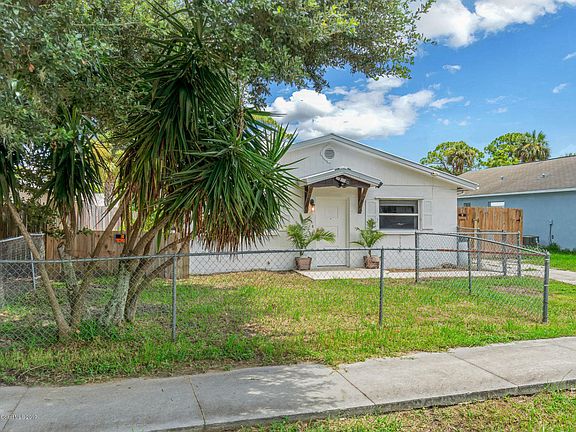 2nd image of 4415 Coquina Ave