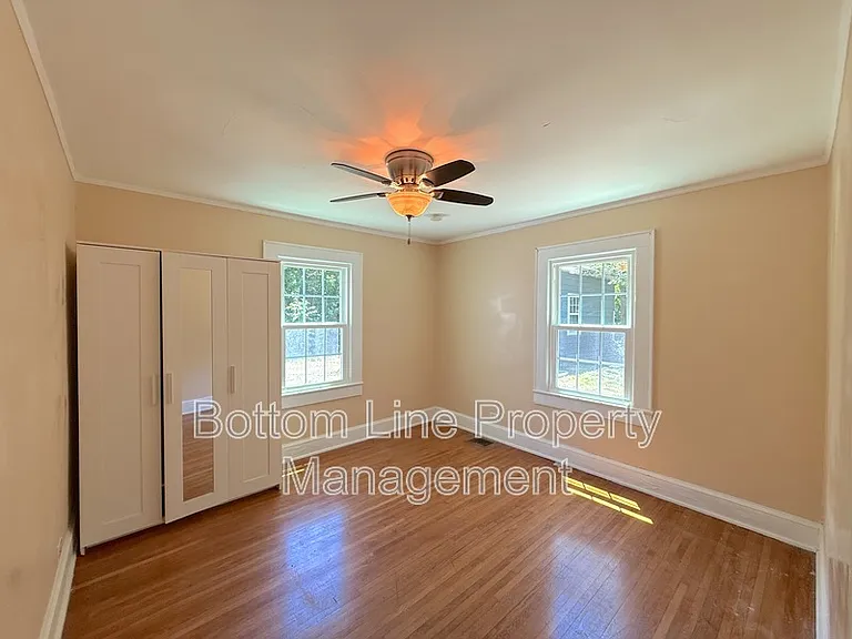 607 Gaston Ave — Photo 13