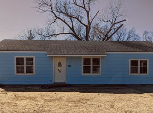 860 Navaho Ave, Salina, KS 67401