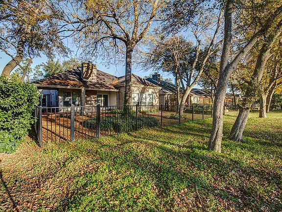2nd image of 1927 Rock Fence Dr