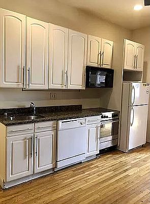 4th image of 248 E 3rd St APT 1