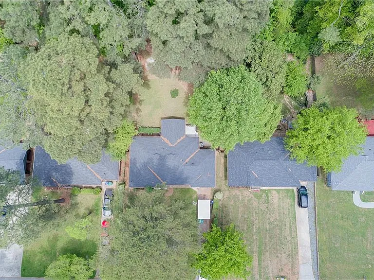 1858 Longdale Dr — Photo 36
