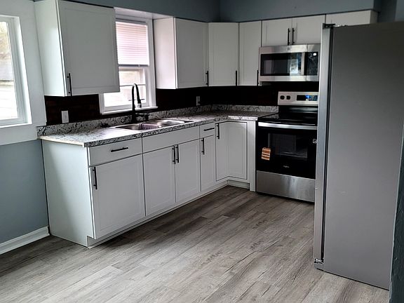 2nd image of 1039 Anna Ave