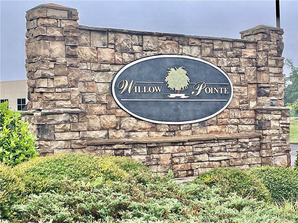 1st image of 385 Willow Pointe Dr #15