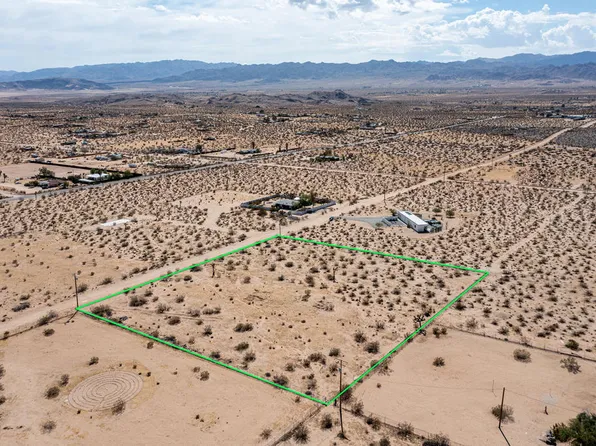306 Stonehill Ave, Joshua Tree, CA 92252