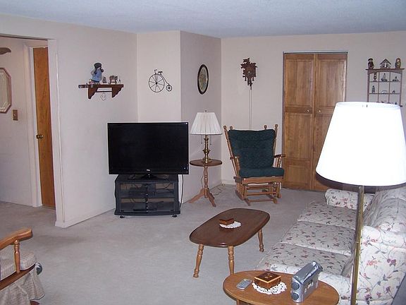 3rd image of 220 Bedford St APT 5F