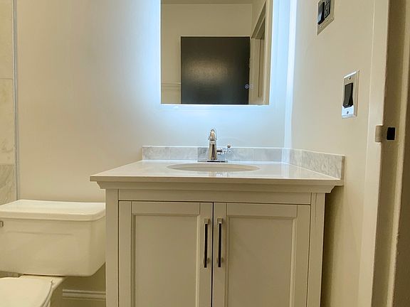 4th image of 539 W Stratford Pl APT 204