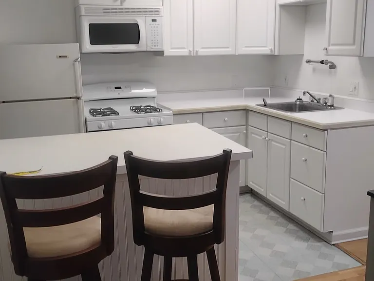 92 Edwards St #3 — Photo 2
