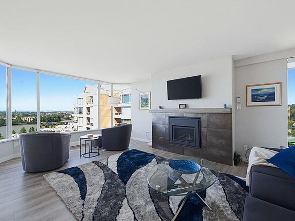 3rd image of 1045 Quayside Dr #1606