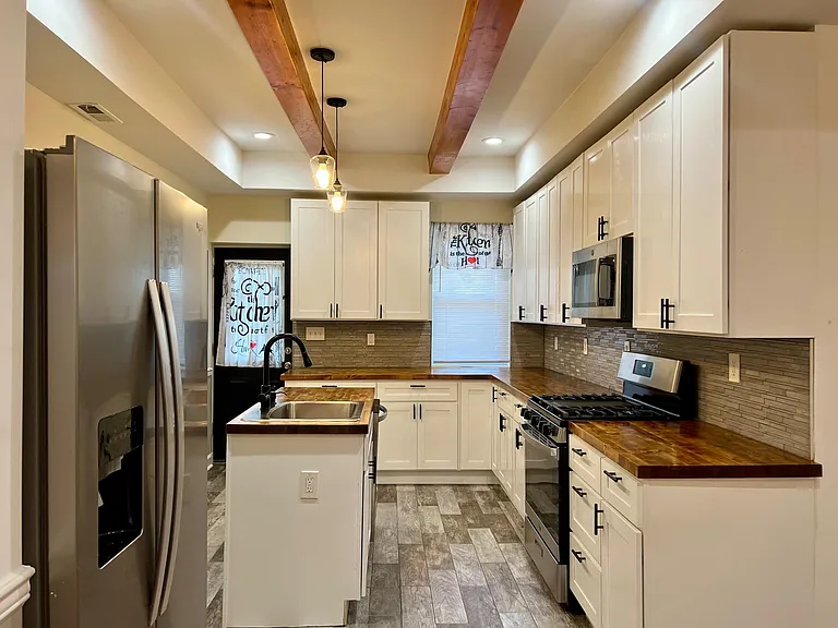 1502 E Hoffman St — Photo 5
