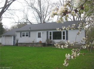 2928 S Hametown Rd, Barberton, OH 44203