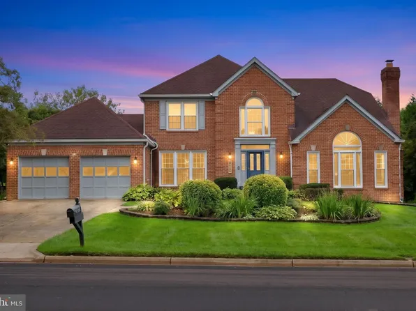 5808 Hampton Forest Way, Fairfax, VA 22030