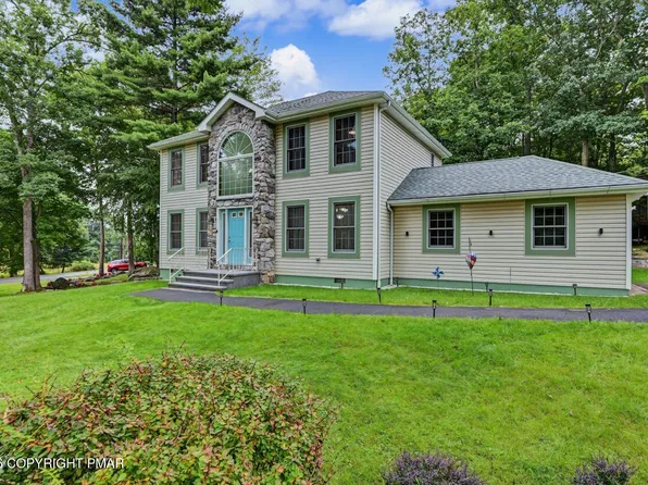 201 Pasquin Dr, East Stroudsburg, PA 18301