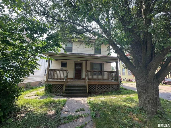 1009 Arlington Ct, Davenport, IA 52803