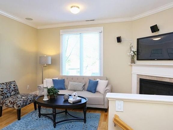 3rd image of 400 W Rosemary St #408