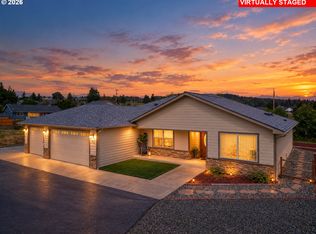 910 Swallow Ave, Sutherlin, OR 97479