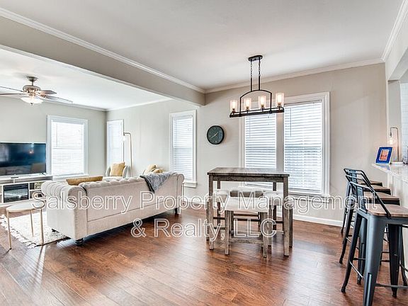 3rd image of 3824 Collinwood Ave