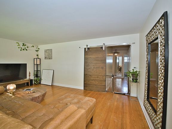 5th image of 8451 N Oriole Ave