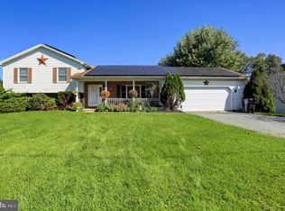 77 Fairview St, Carlisle, PA 17015