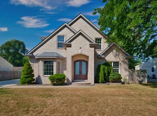 33528 Rhonswood Dr, Farmington Hills, MI 48335