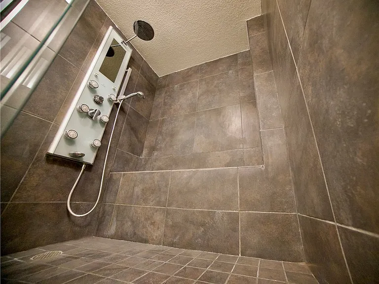 3111 Bel Air Dr #8E — Photo 37