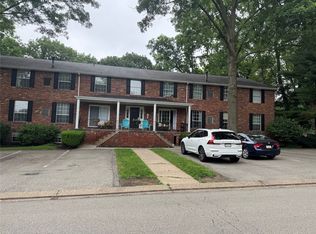 924 Guyasuta Ln, Pittsburgh, PA
