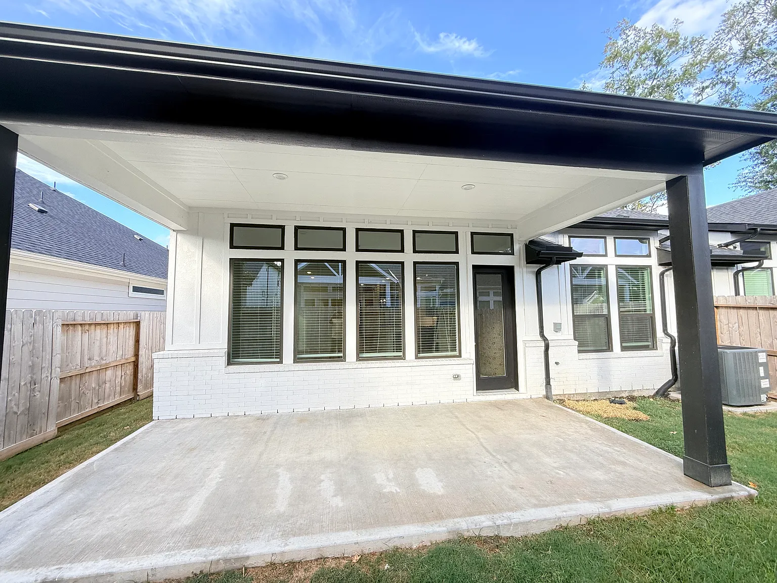 3 bed, 1730 sqft, $2,700 — Photo 4