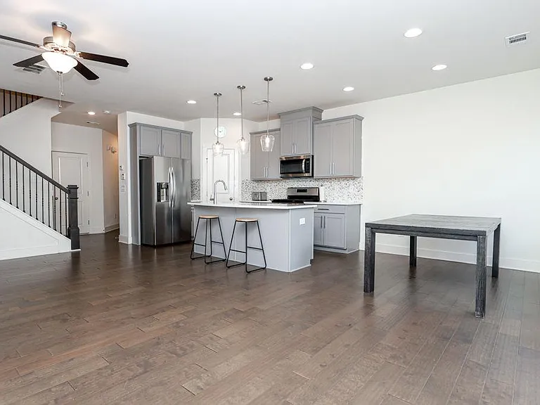 7 Steelwood Ct — Photo 6