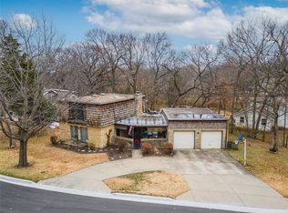 10025 Hocker Dr, Merriam, KS 66203