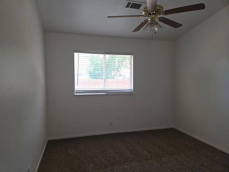142 Forest Dr — Photo 8