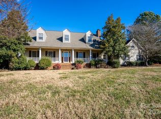 151 Oak Point Dr, Cherryville, NC 28021