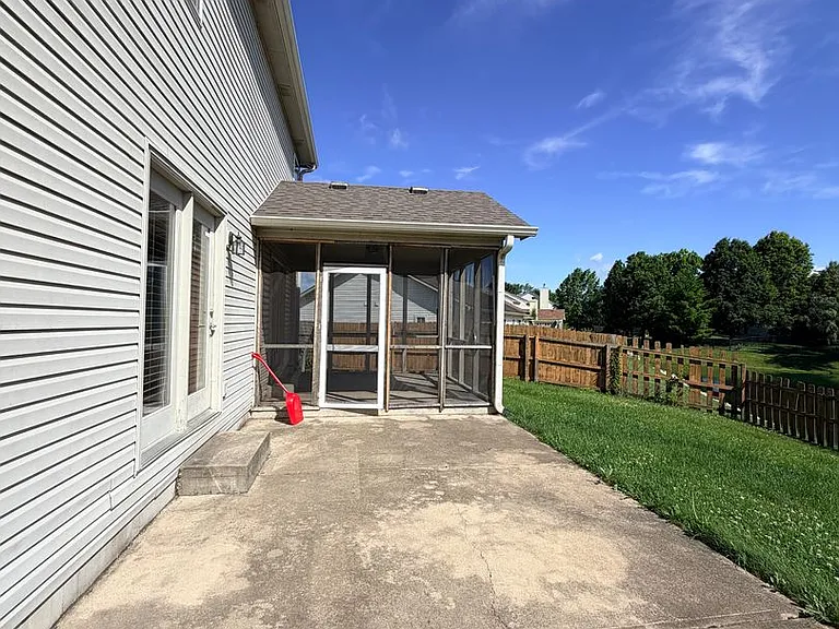 705 Hummingbird Ln — Photo 36