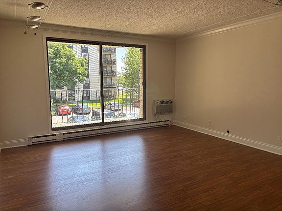 4th image of 9118 Elmwood Dr #2B