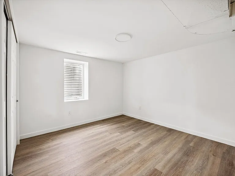 305 W Geneseo St #A — Photo 13
