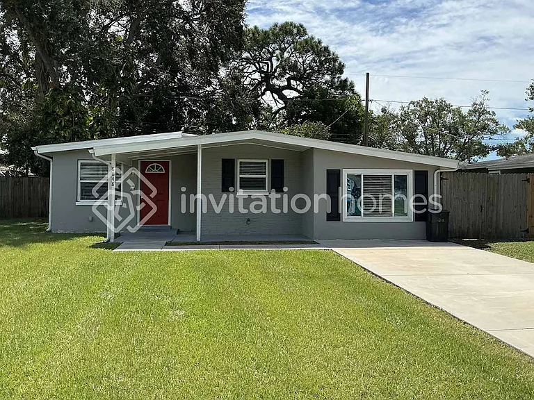 8648 79th Pl — Photo 1