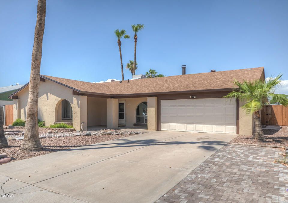 1st image of 752 W Los Lagos Vista Ave