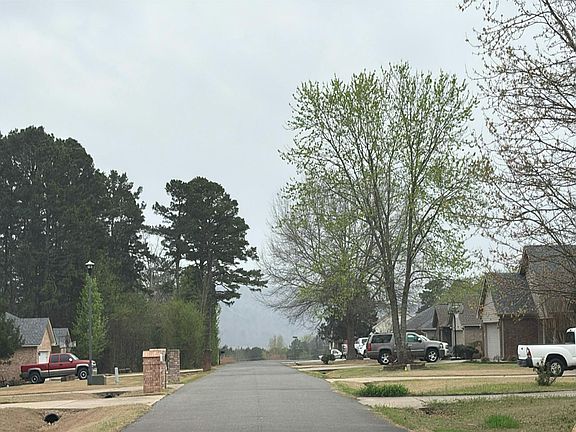 4th image of 1402 Roes Rdg