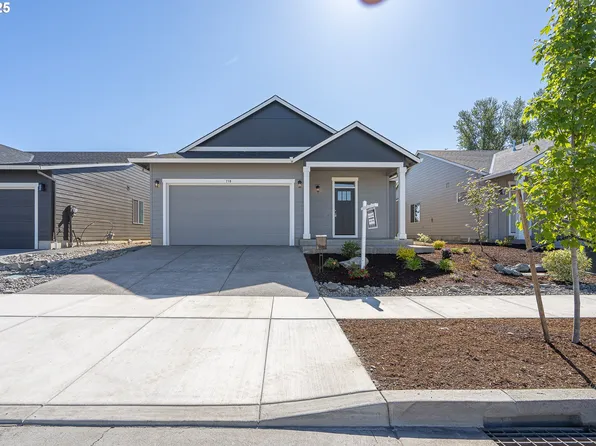 718 Tigerlily St, Silverton, OR 97381