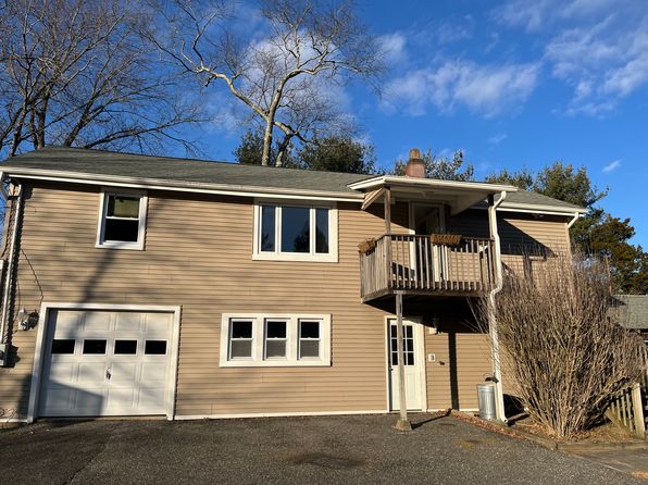 1840 New Bedford Rd #B