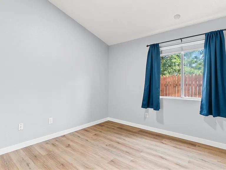 3853 Benjamin Davis Dr — Photo 14