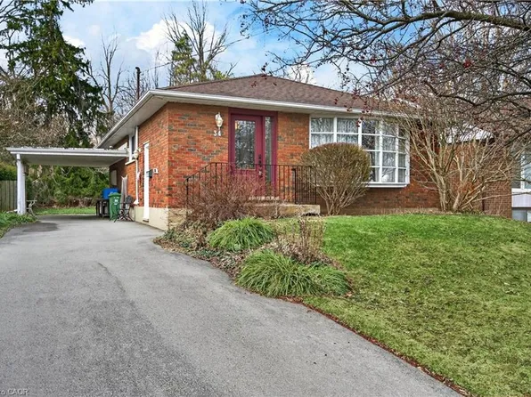 34 Helen St, Hamilton, ON L9H 1N3