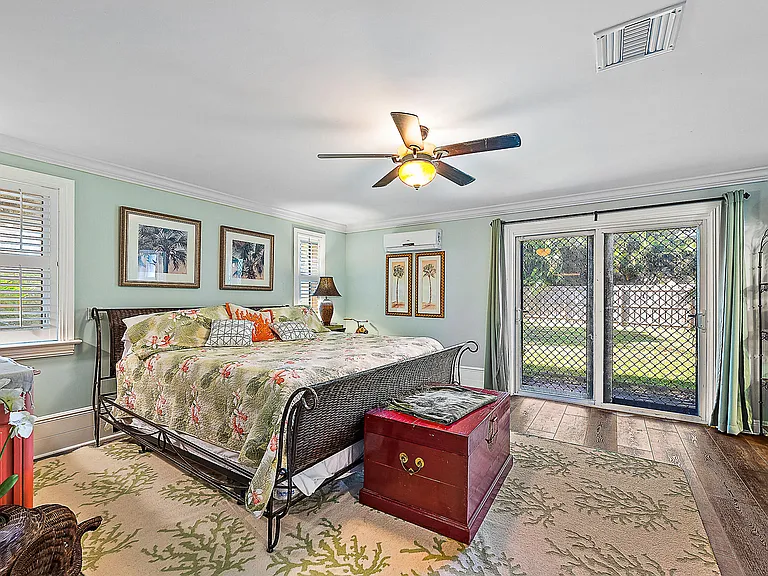 12140 SE Indian River Dr N — Photo 28