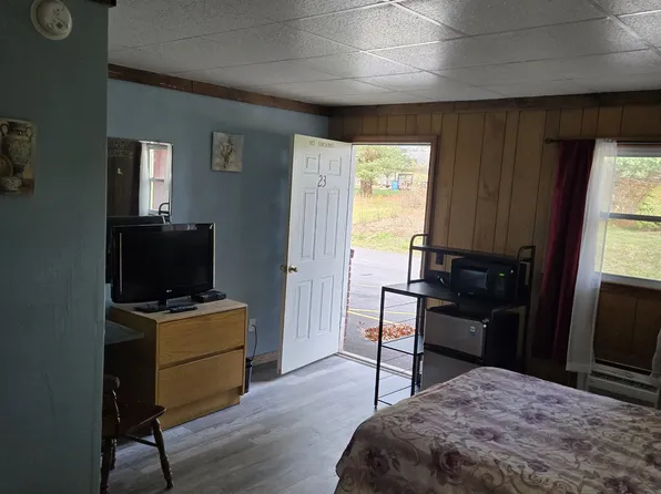 429 Somerset Ave, Pittsfield, ME